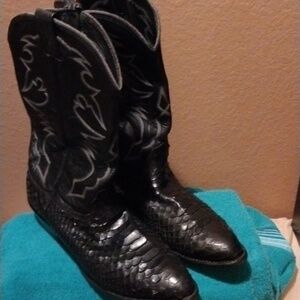 Black Vintage Western boots Size 11
